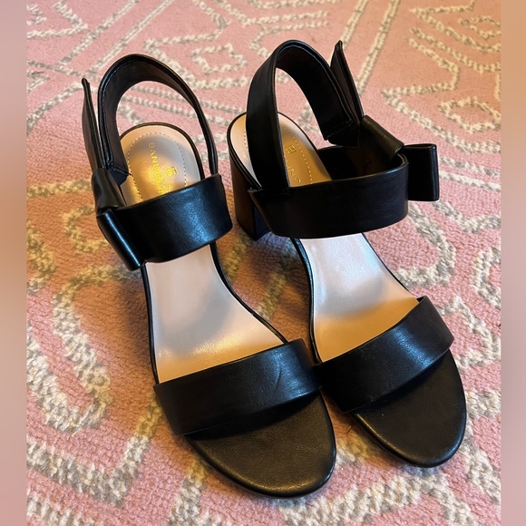 Bandolino size 8 black leather heels - Picture 4 of 7